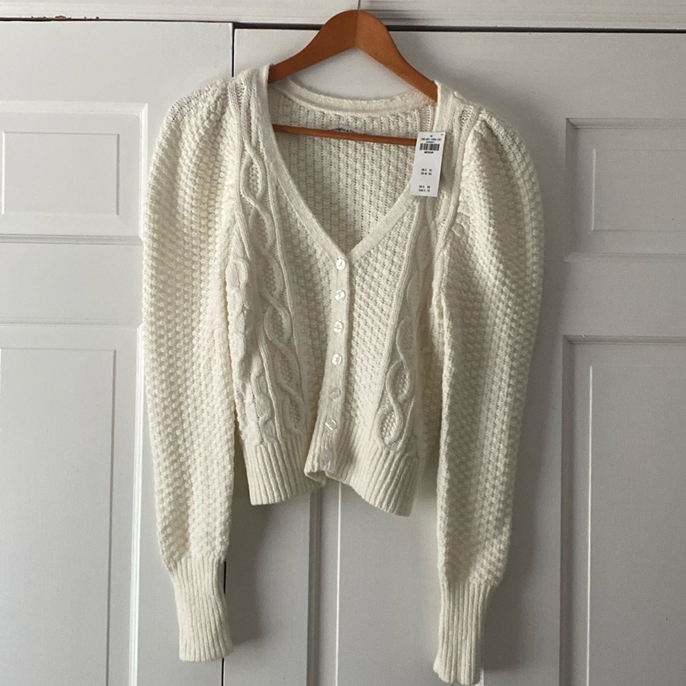Abercrombie puff sleeve v neck button up sweater